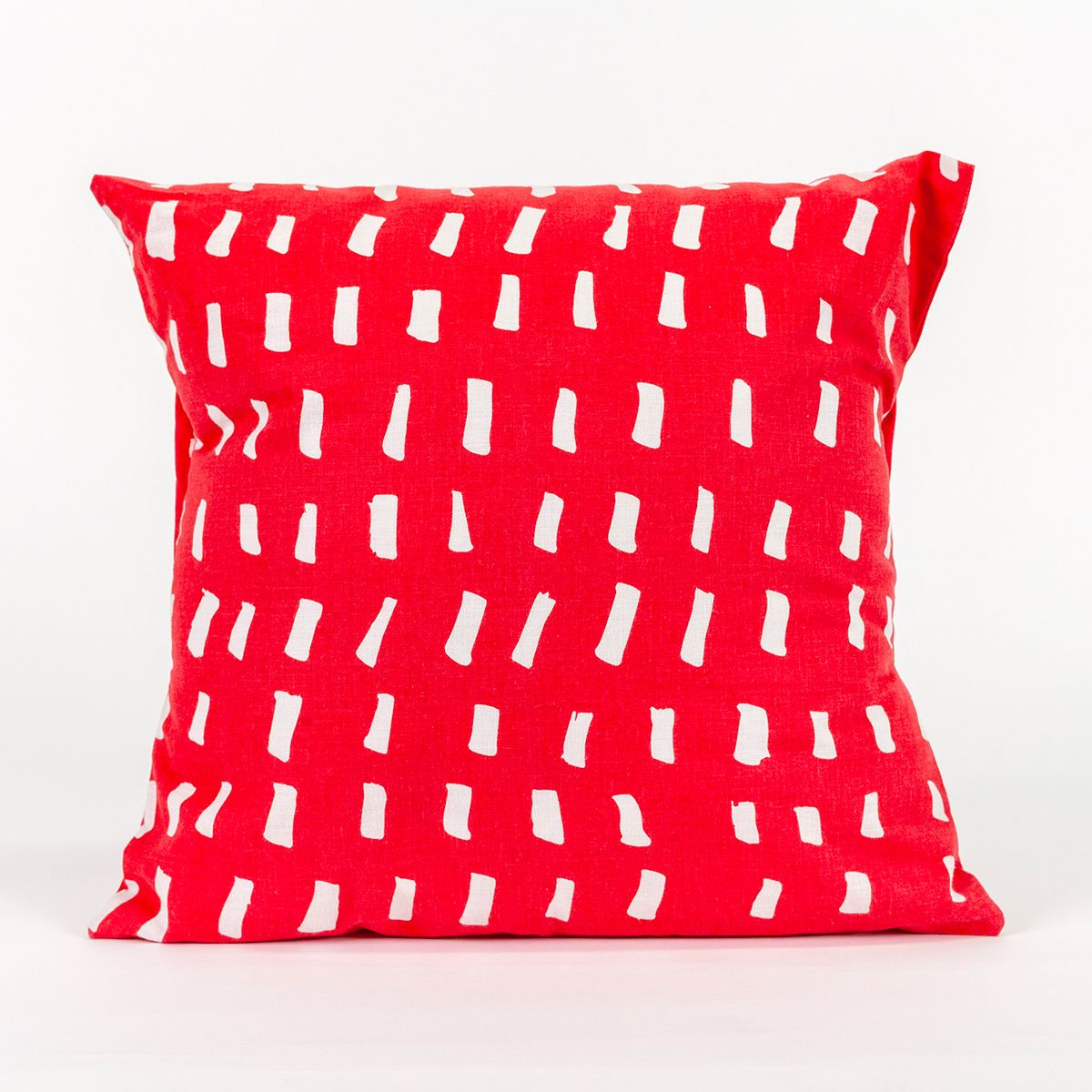 Dash (pillow, 14 x 14 inches)