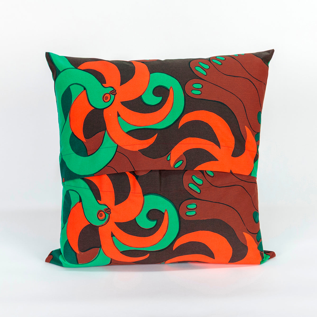 Jungel (pillow, 18 x 18 inches)